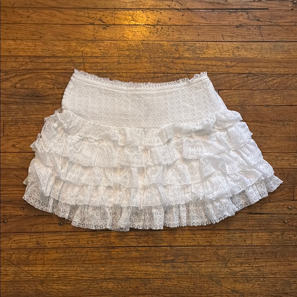 Elegant White Lace Ruffle Skort